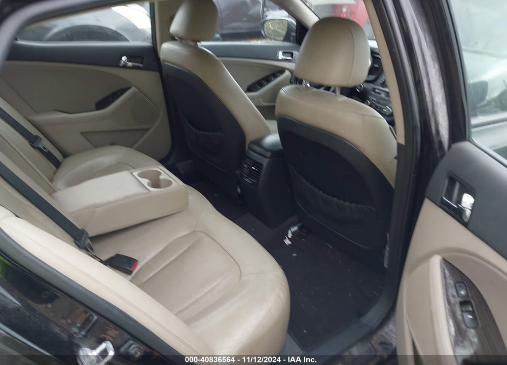 2011 KIA OPTIMA EX VIN: KNAGN4A78B5097082