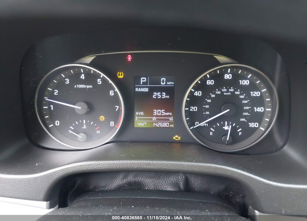 2018 HYUNDAI ELANTRA SE VIN: 5NPD74LF5JH262492