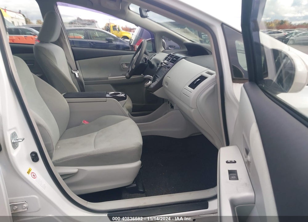 2013 TOYOTA PRIUS V THREE VIN: JTDZN3EU8D3278588