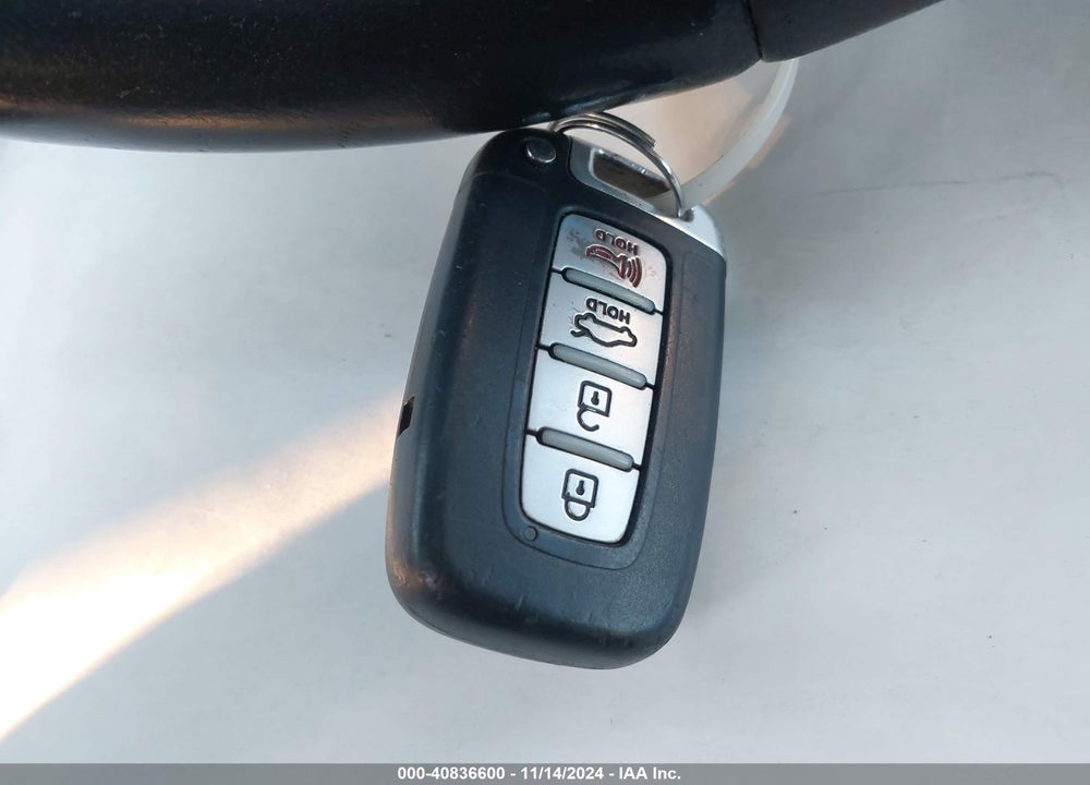 2012 HYUNDAI SONATA HYBRID VIN: KMHEC4A43CA029444