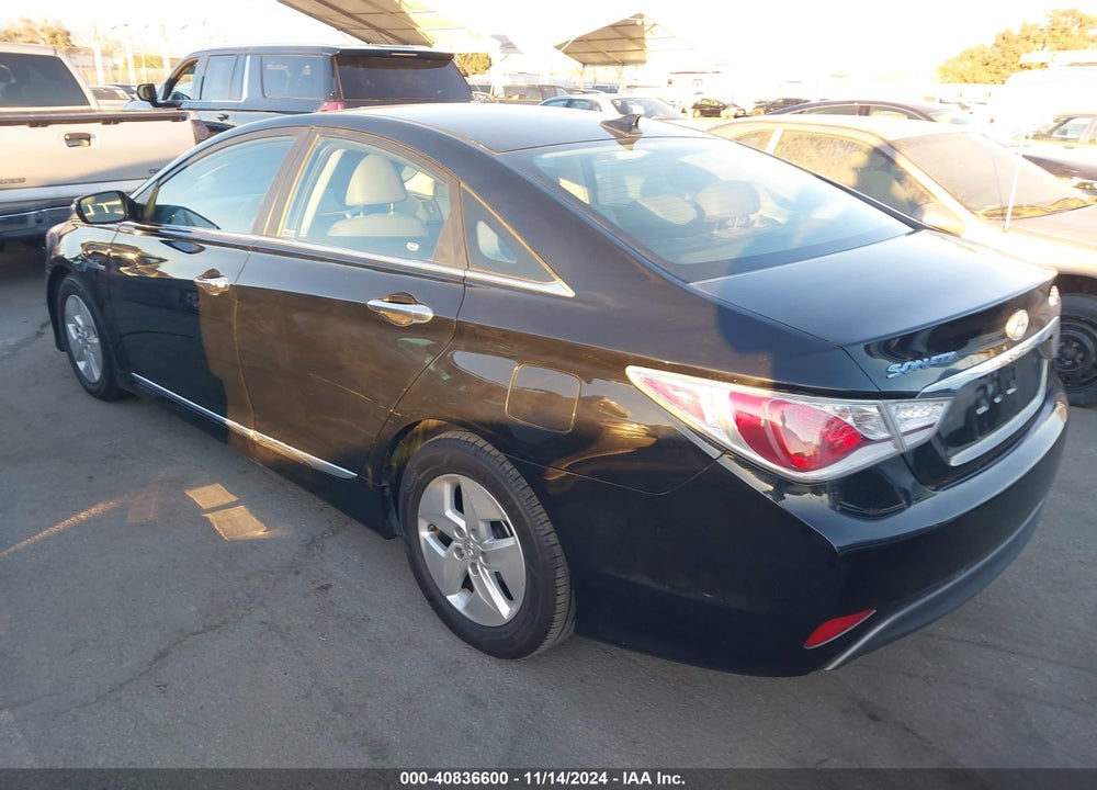 2012 HYUNDAI SONATA HYBRID VIN: KMHEC4A43CA029444