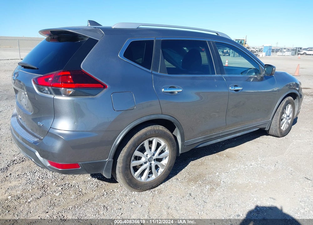 2018 NISSAN ROGUE SV VIN: KNMAT2MT8JP545707