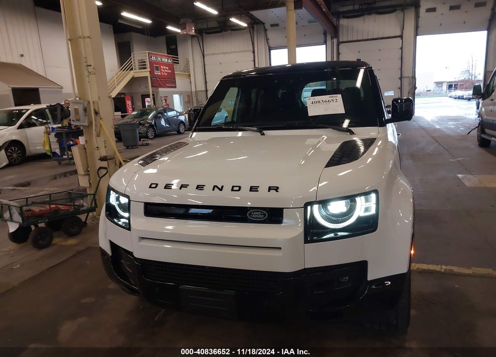 2024 LAND ROVER DEFENDER 130 P400 X-DYNAMIC SE VIN: SALE2FEU1R2335843