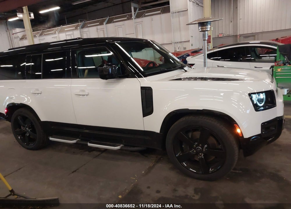 2024 LAND ROVER DEFENDER 130 P400 X-DYNAMIC SE VIN: SALE2FEU1R2335843