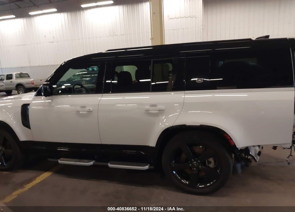 2024 LAND ROVER DEFENDER 130 P400 X-DYNAMIC SE VIN: SALE2FEU1R2335843