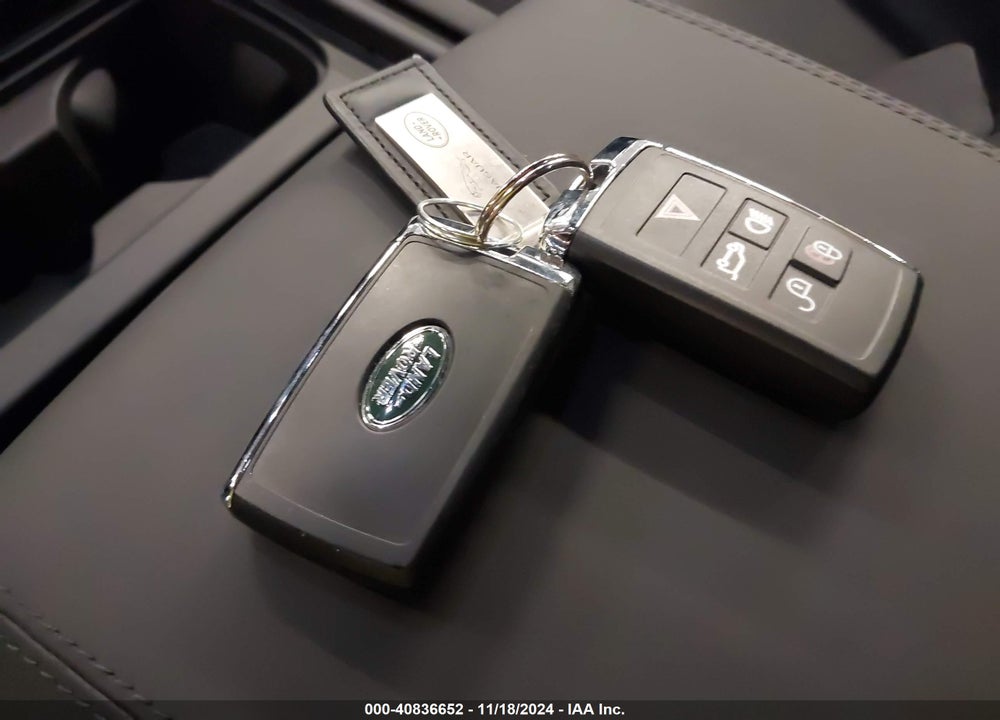 2024 LAND ROVER DEFENDER 130 P400 X-DYNAMIC SE VIN: SALE2FEU1R2335843