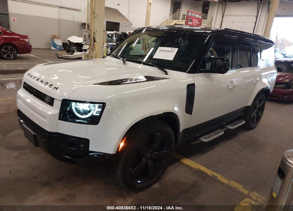 2024 LAND ROVER DEFENDER 130 P400 X-DYNAMIC SE VIN: SALE2FEU1R2335843