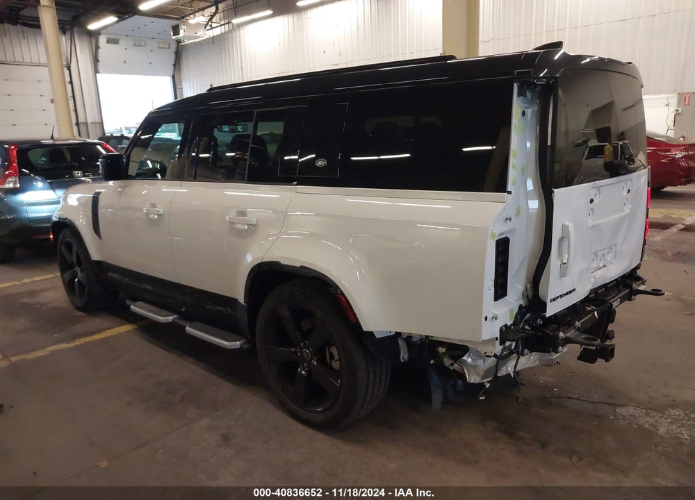 2024 LAND ROVER DEFENDER 130 P400 X-DYNAMIC SE VIN: SALE2FEU1R2335843