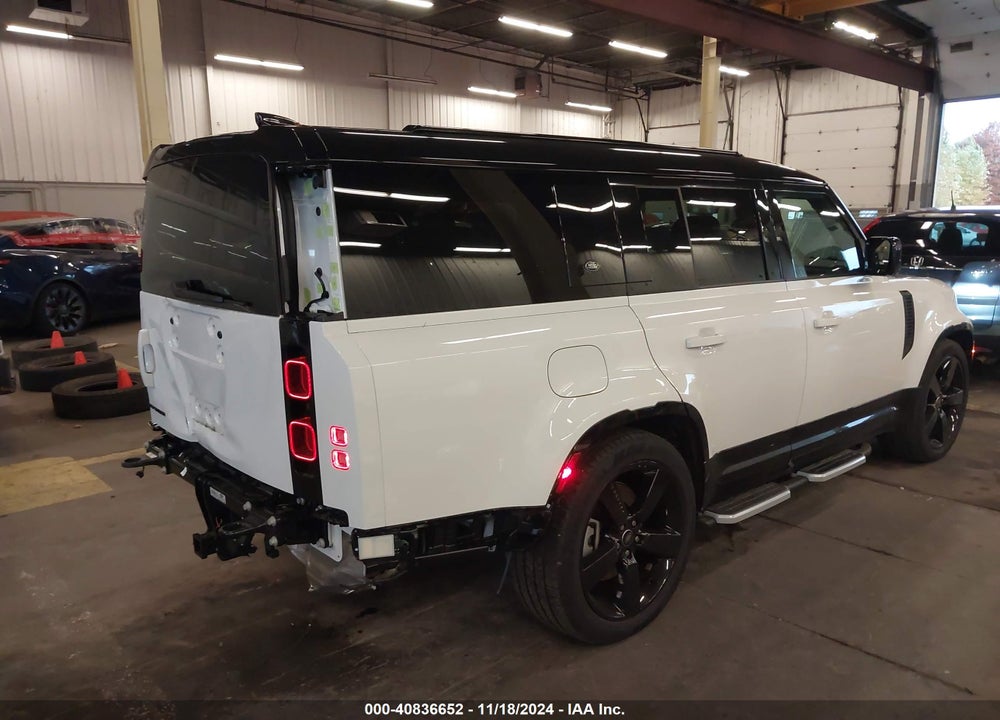 2024 LAND ROVER DEFENDER 130 P400 X-DYNAMIC SE VIN: SALE2FEU1R2335843
