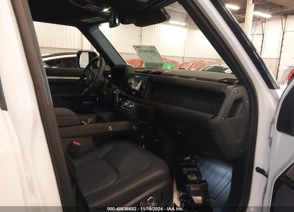 2024 LAND ROVER DEFENDER 130 P400 X-DYNAMIC SE VIN: SALE2FEU1R2335843