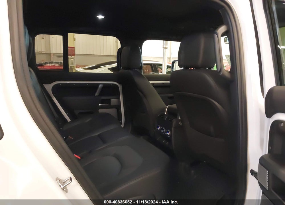 2024 LAND ROVER DEFENDER 130 P400 X-DYNAMIC SE VIN: SALE2FEU1R2335843