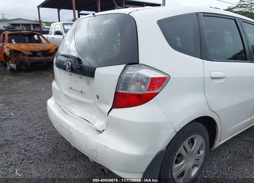 2010 HONDA FIT VIN: JHMGE8H22AC000794