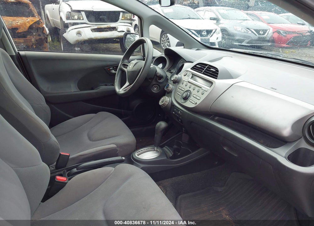 2010 HONDA FIT VIN: JHMGE8H22AC000794