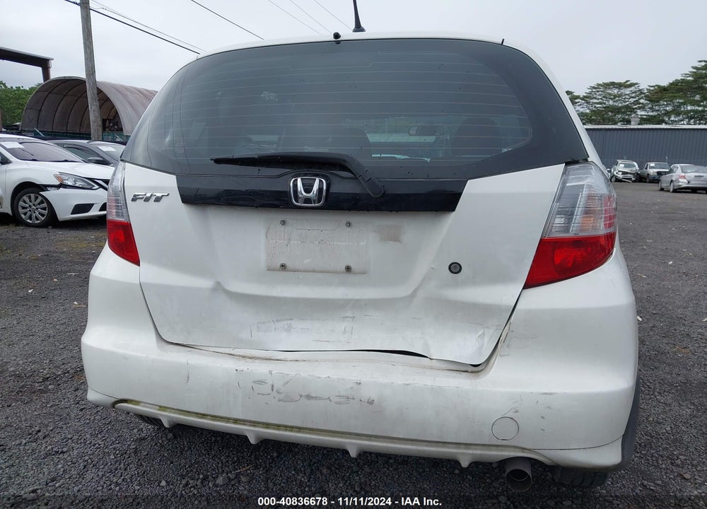 2010 HONDA FIT VIN: JHMGE8H22AC000794