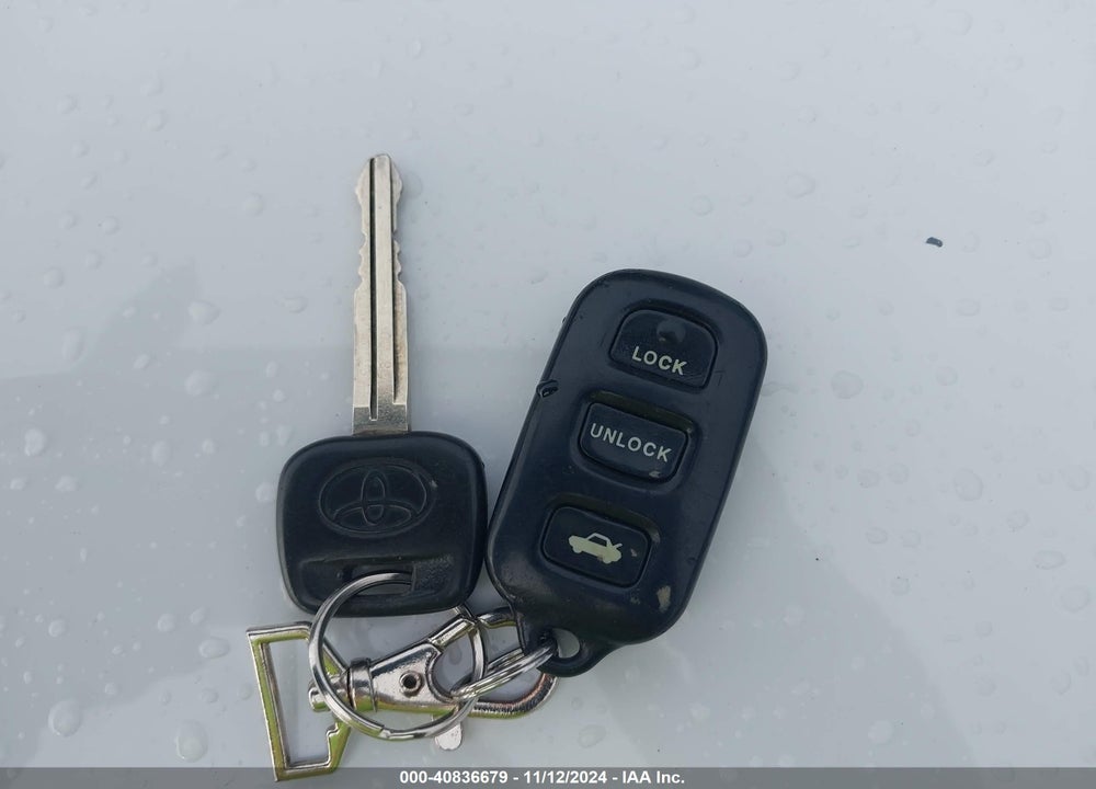 2004 TOYOTA CAMRY LE VIN: JTDBE32K140263744