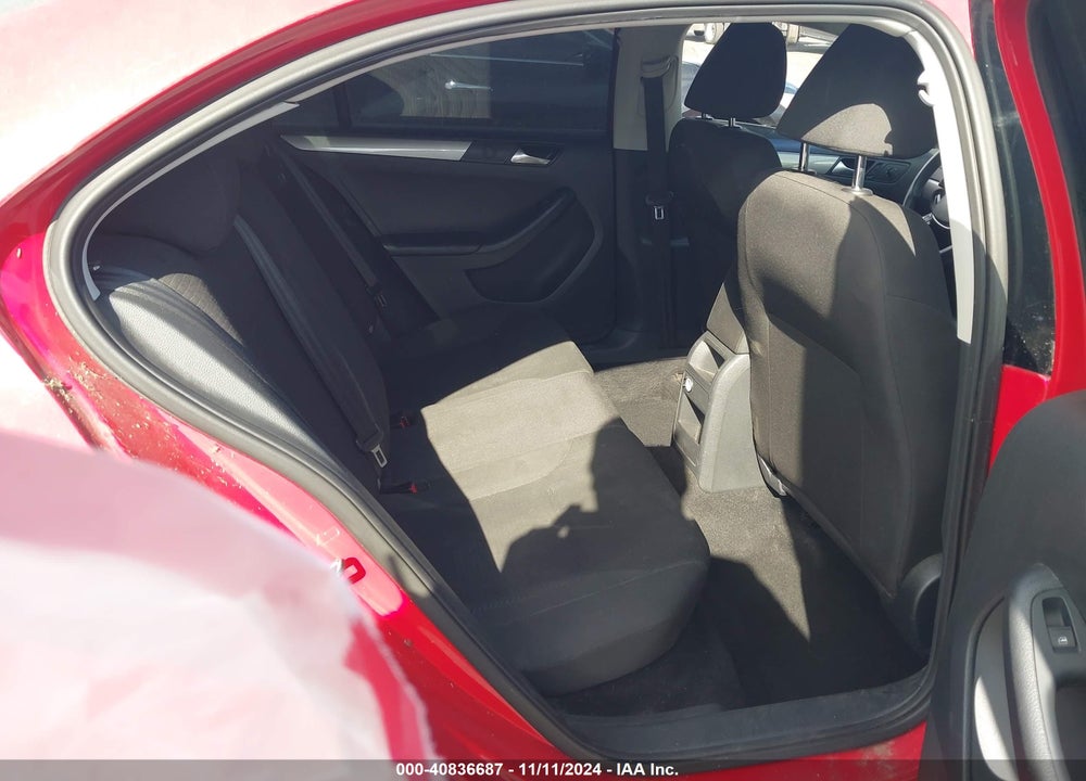 2015 VOLKSWAGEN JETTA 1.8T SE VIN: 3VWD17AJXFM333825