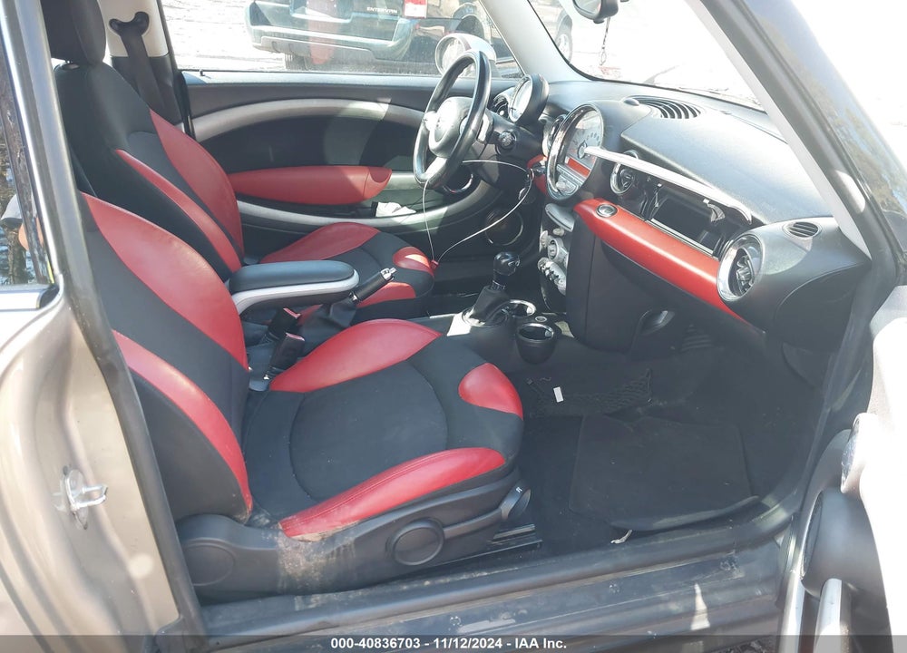 2008 MINI COOPER CLUBMAN VIN: WMWML33538TN67621