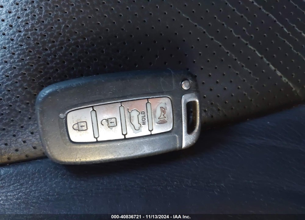 2011 KIA SORENTO EX VIN: 5XYKU4A13BG178378