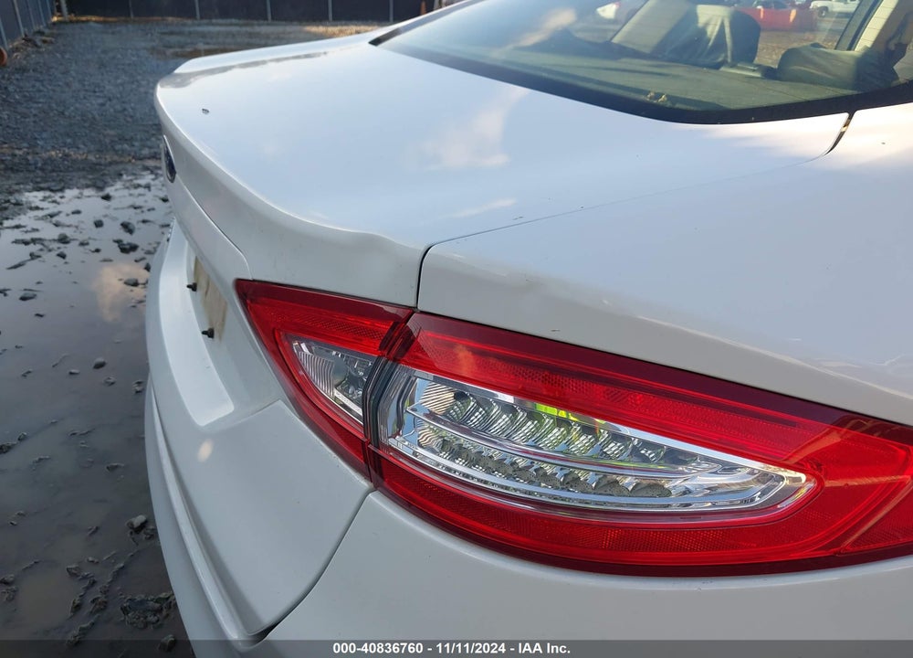 2016 FORD FUSION S VIN: 3FA6P0G71GR121564