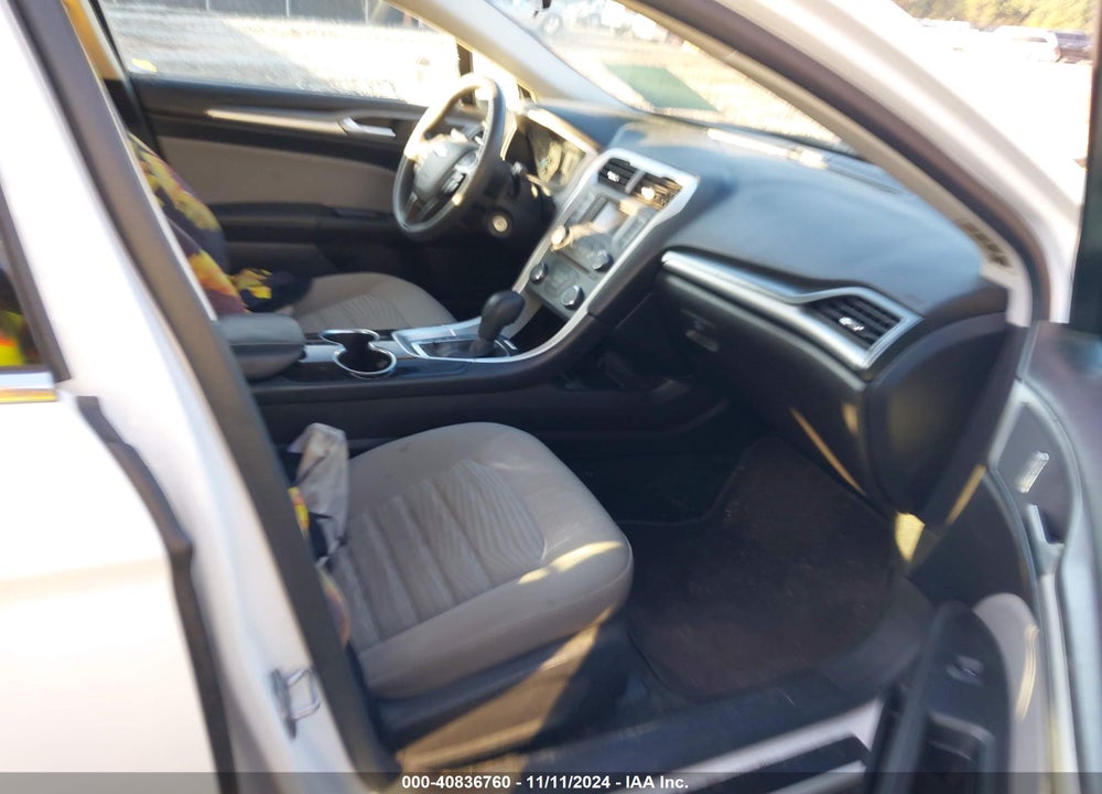 2016 FORD FUSION S VIN: 3FA6P0G71GR121564