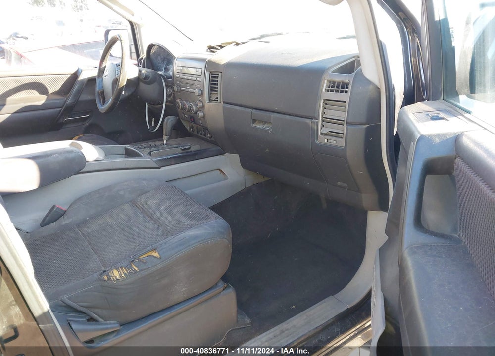 2004 NISSAN PATHFINDER ARMADA SE VIN: 5N1AA08A54N729677