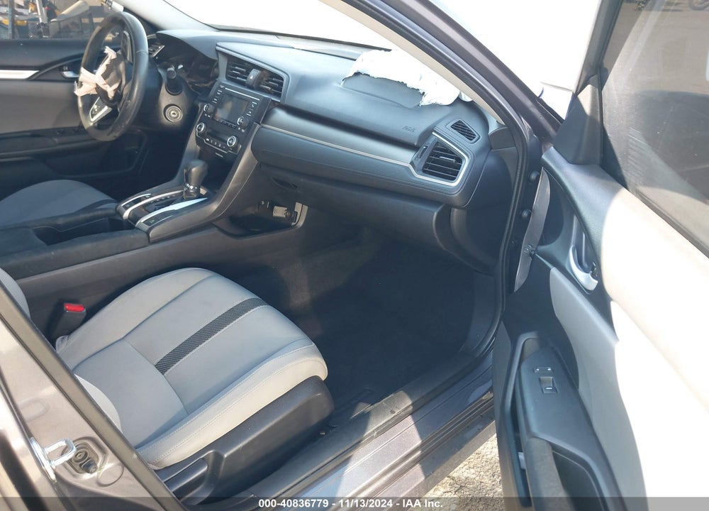 2018 HONDA CIVIC LX VIN: 2HGFC2F52JH528699