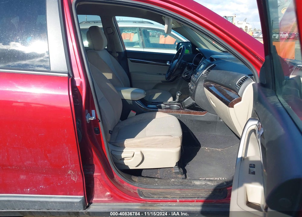 2014 KIA SORENTO LX VIN: 5XYKT4A69EG457952