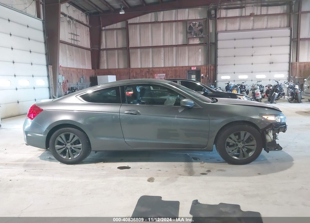 2011 HONDA ACCORD 2.4 EX VIN: 1HGCS1A75BA008599