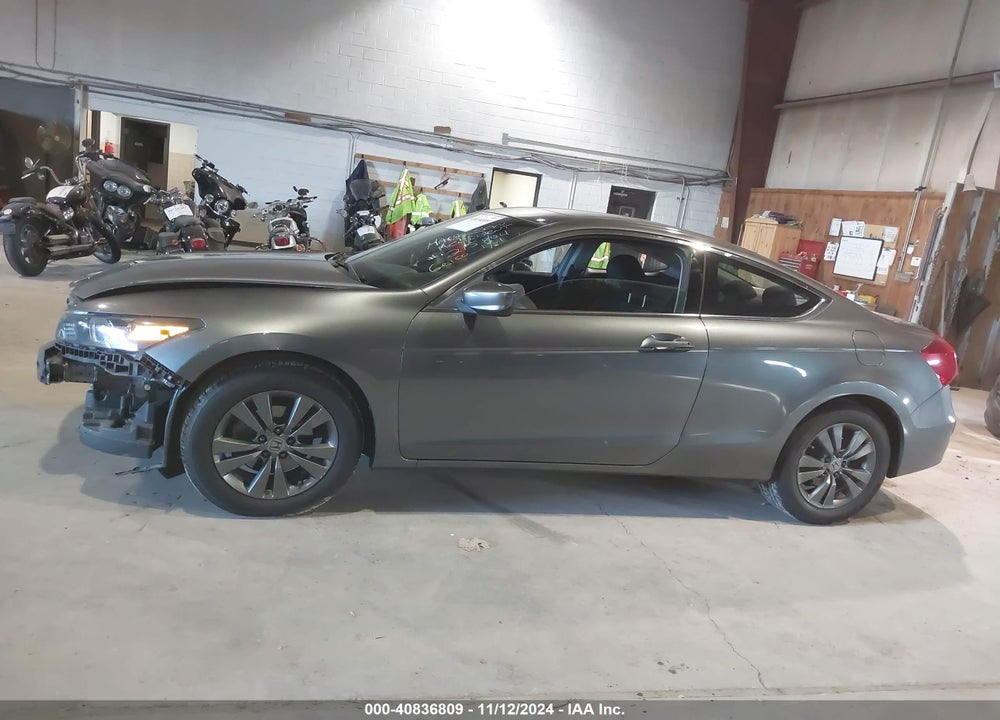 2011 HONDA ACCORD 2.4 EX VIN: 1HGCS1A75BA008599