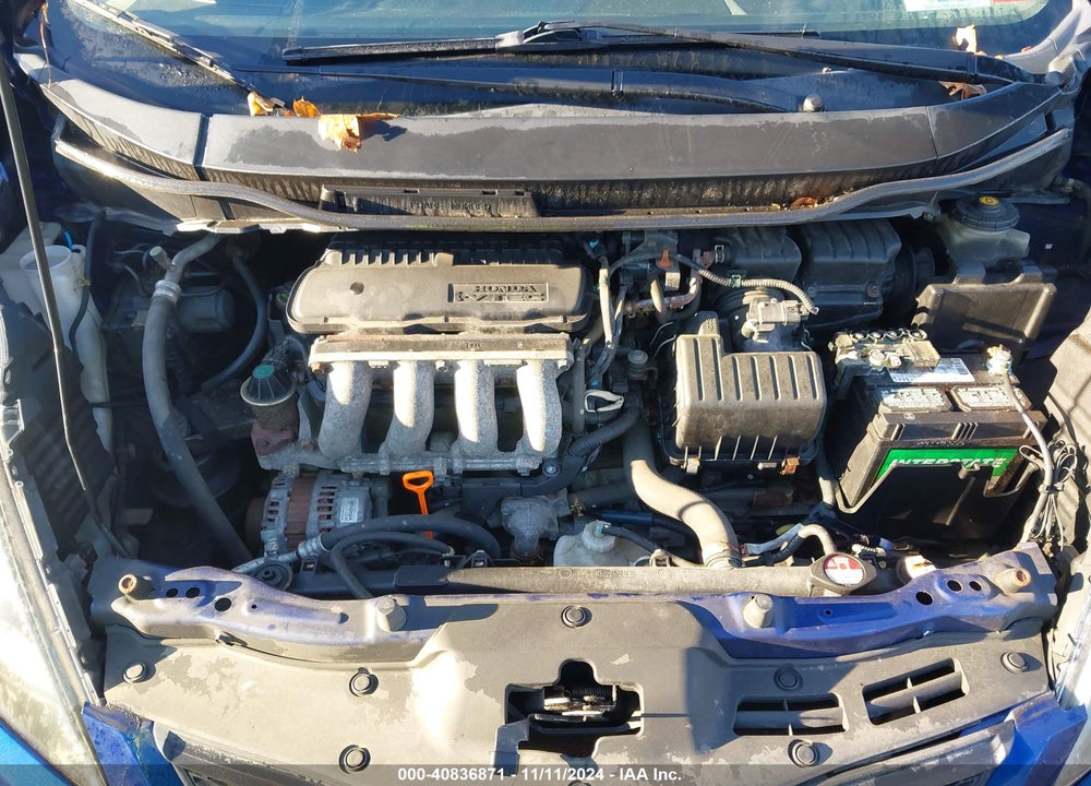 2013 HONDA FIT VIN: JHMGE8H35DC000057