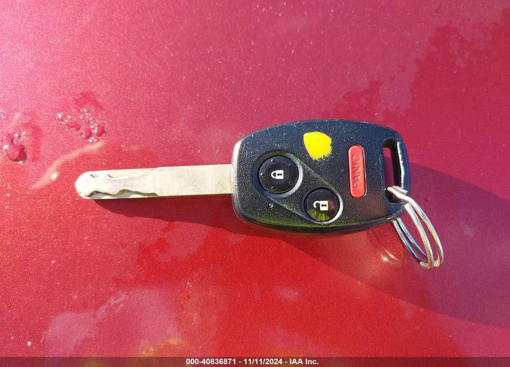 2013 HONDA FIT VIN: JHMGE8H35DC000057