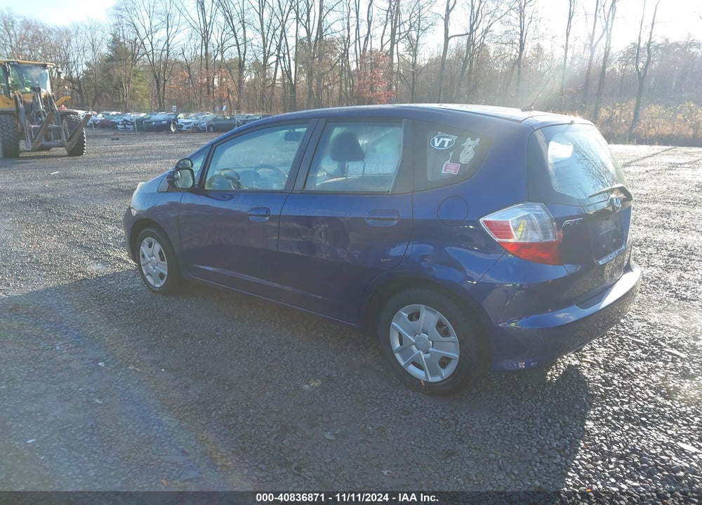 2013 HONDA FIT VIN: JHMGE8H35DC000057