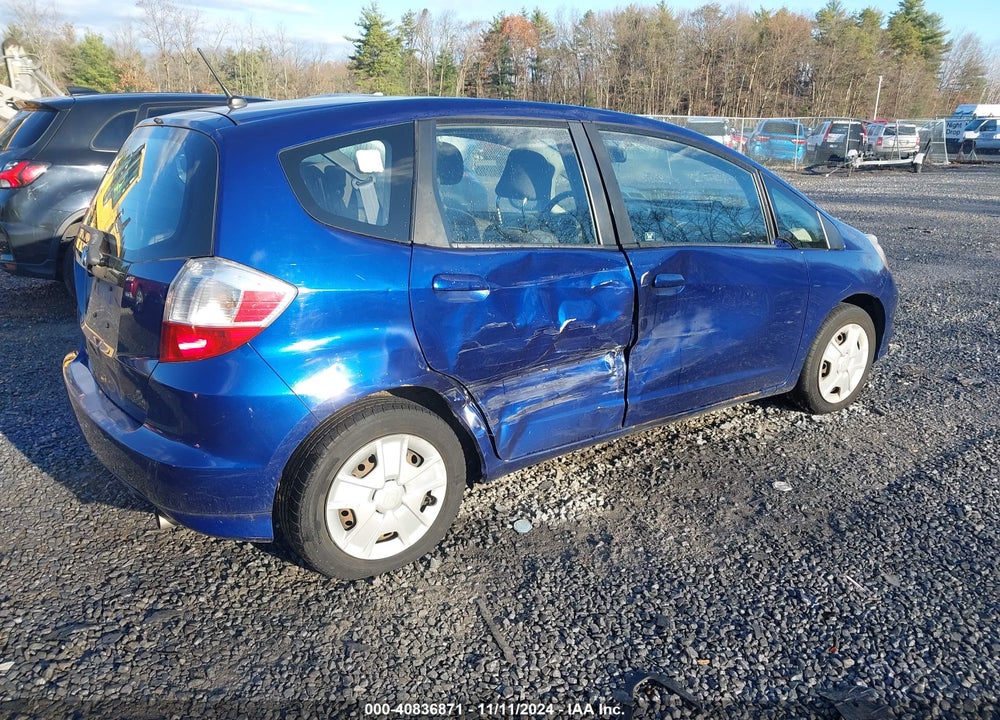 2013 HONDA FIT VIN: JHMGE8H35DC000057