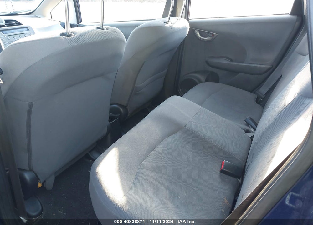 2013 HONDA FIT VIN: JHMGE8H35DC000057