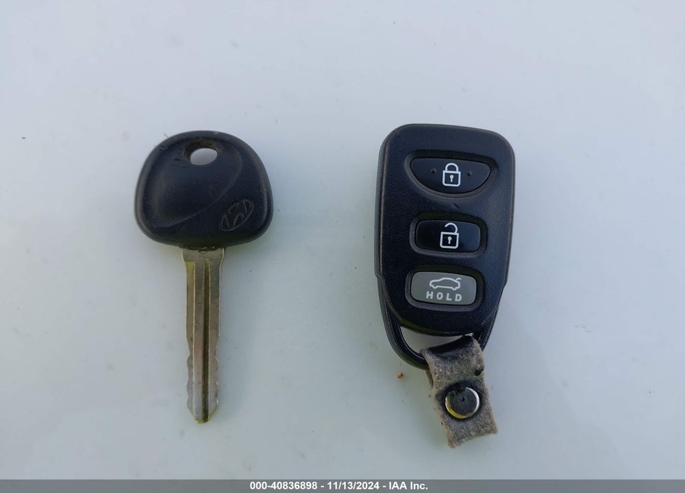 2015 HYUNDAI ELANTRA SE VIN: 5NPDH4AE2FH559685