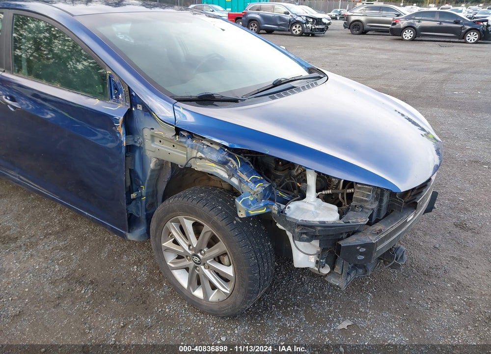 2015 HYUNDAI ELANTRA SE VIN: 5NPDH4AE2FH559685