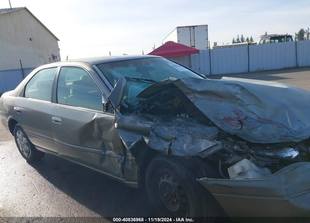 1997 TOYOTA CAMRY LE VIN: JT2BG22K6V0049914
