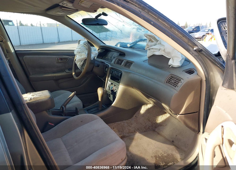 1997 TOYOTA CAMRY LE VIN: JT2BG22K6V0049914