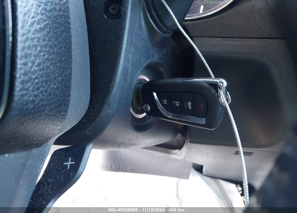 2019 TOYOTA CAMRY SE VIN: 4T1B11HK7KU219028