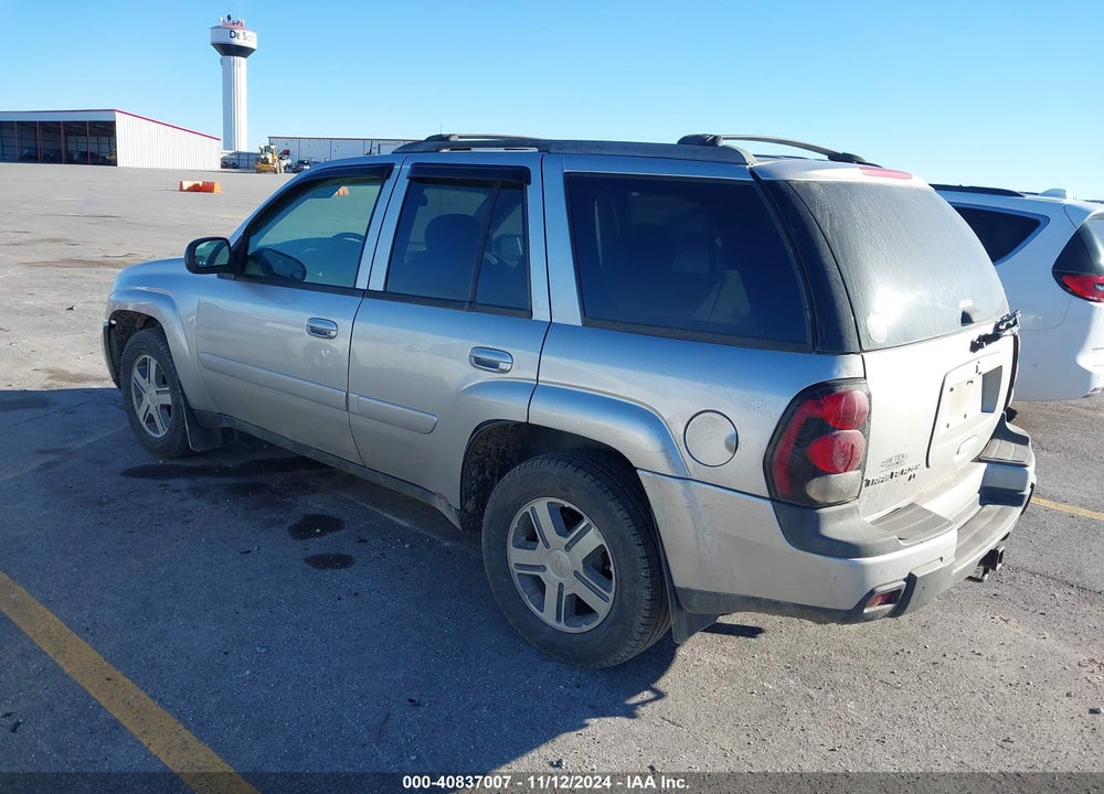 2005 CHEVROLET TRAILBLAZER LT VIN: 1GNDT13S252323741