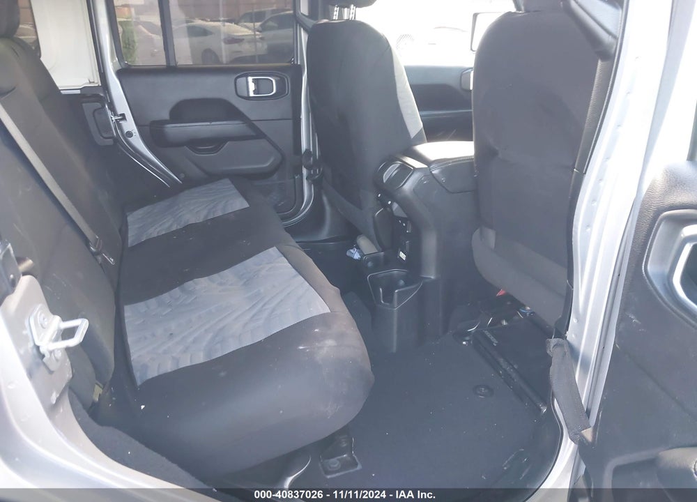 2020 JEEP WRANGLER UNLIMITED SAHARA 4X4 VIN: 1C4HJXEN2LW127850