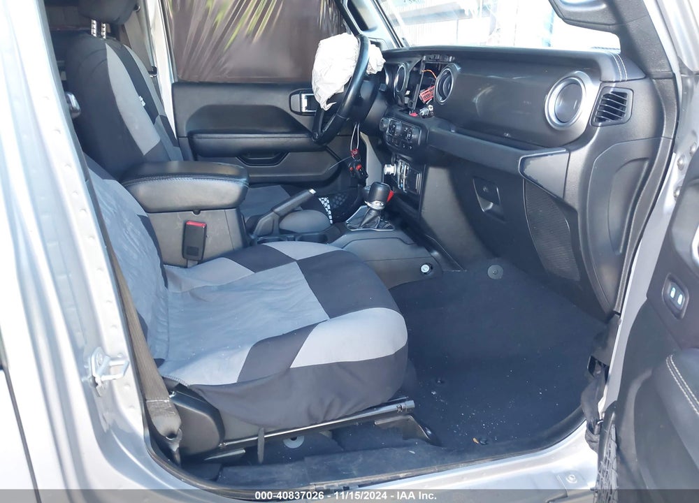 2020 JEEP WRANGLER UNLIMITED SAHARA 4X4 VIN: 1C4HJXEN2LW127850
