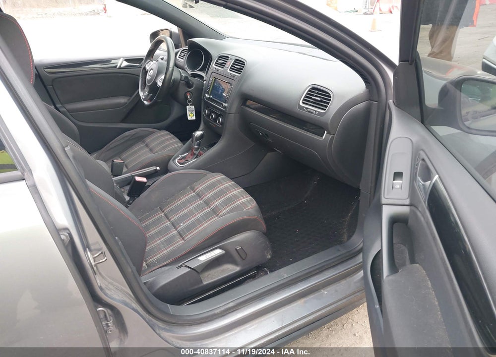 2011 VOLKSWAGEN GTI 4-DOOR VIN: WVWHD7AJXBW233357