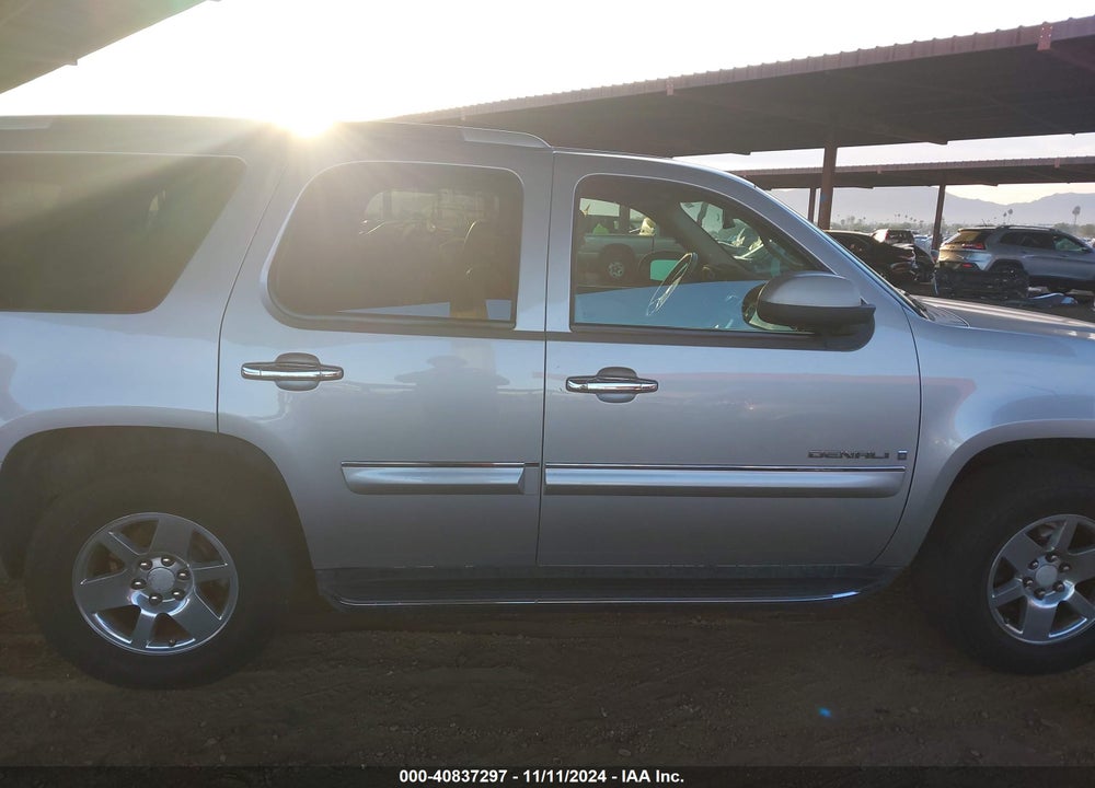 2007 GMC YUKON DENALI VIN: 1GKFK63887J148513