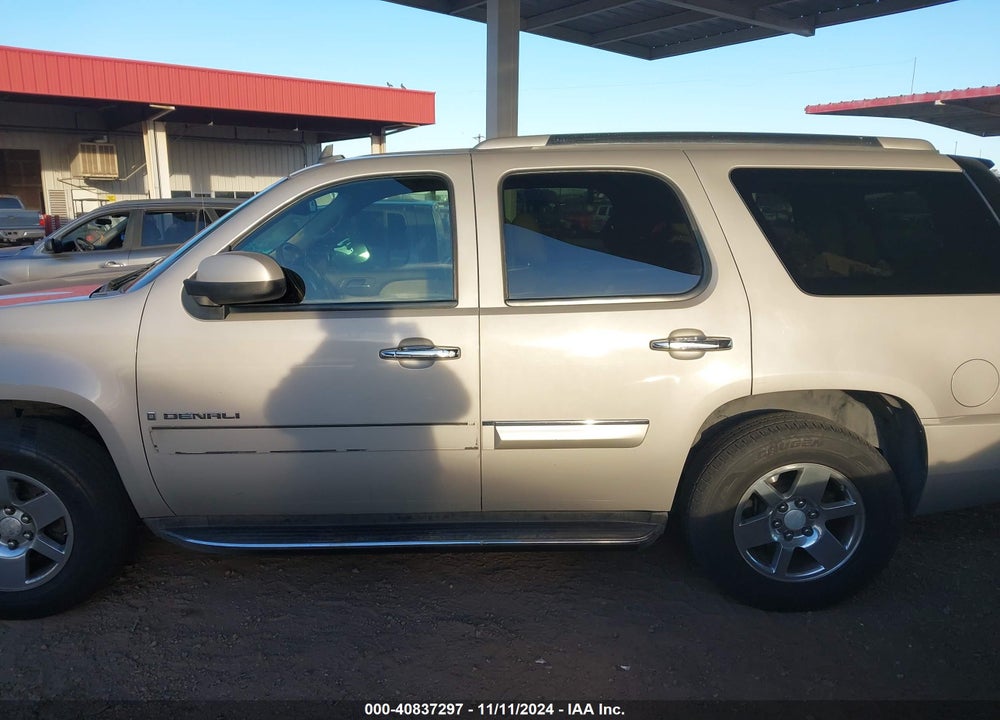 2007 GMC YUKON DENALI VIN: 1GKFK63887J148513