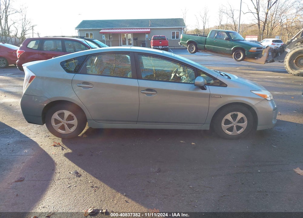 2013 TOYOTA PRIUS THREE VIN: JTDKN3DU8D1733857