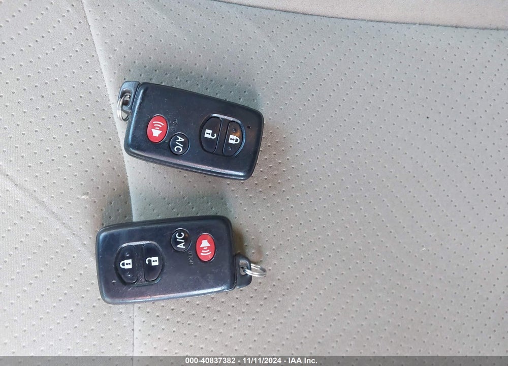2013 TOYOTA PRIUS THREE VIN: JTDKN3DU8D1733857
