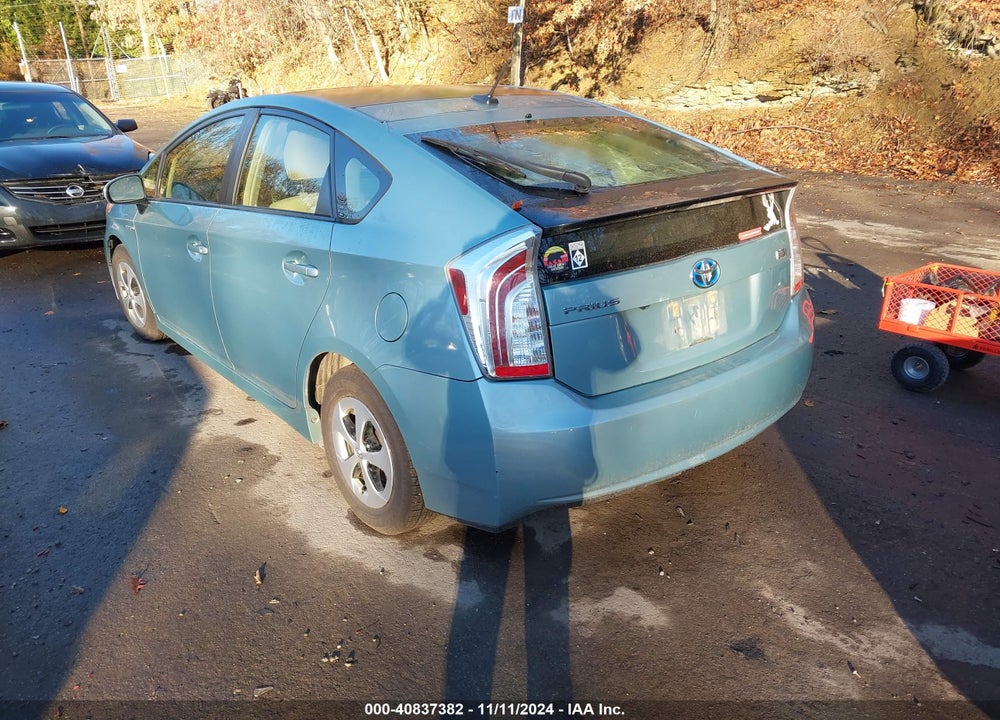 2013 TOYOTA PRIUS THREE VIN: JTDKN3DU8D1733857