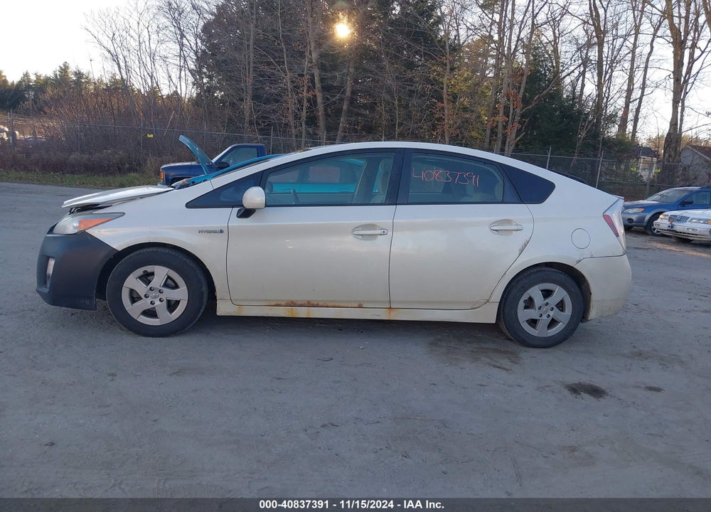 2011 TOYOTA PRIUS TWO VIN: JTDKN3DU4B1454967