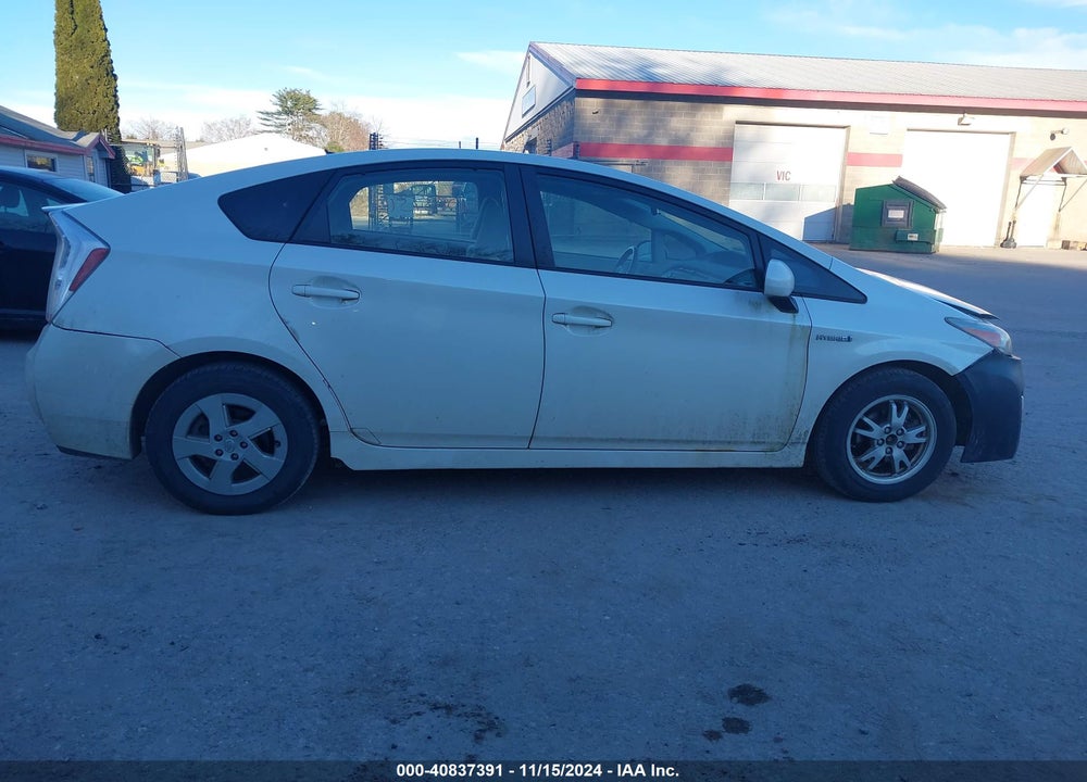 2011 TOYOTA PRIUS TWO VIN: JTDKN3DU4B1454967